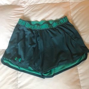 Women’s Under Armour Mesh Athletic Shorts Size M
